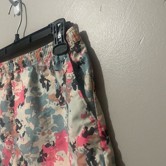 The North Face shorts  - Picture 6 of 6